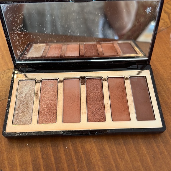 Easy Eye pallet for the Charlotte darling lock. A six eye shadow pallet.